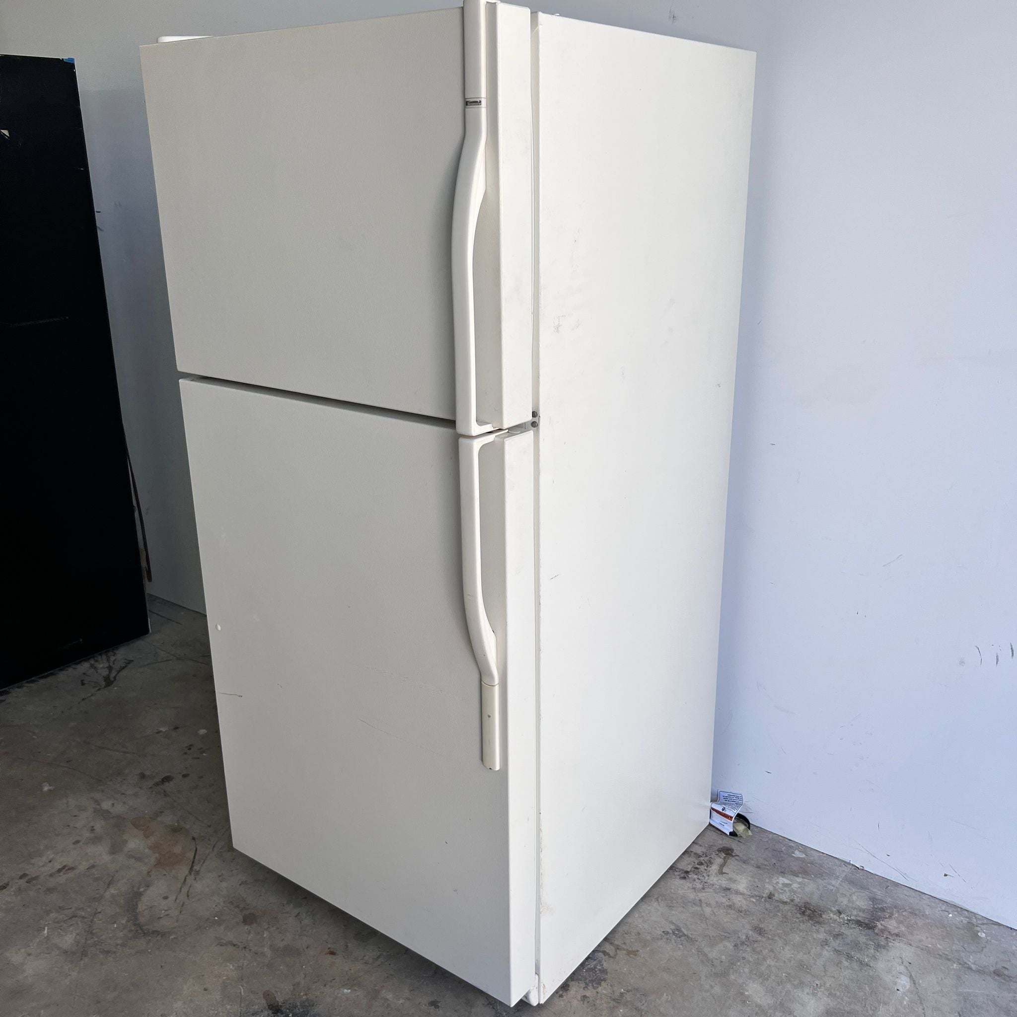 Kenmore Top and Bottom Refrigerator with Ice maker Kenmore Top and Bottom Refrigerator with Ice maker
